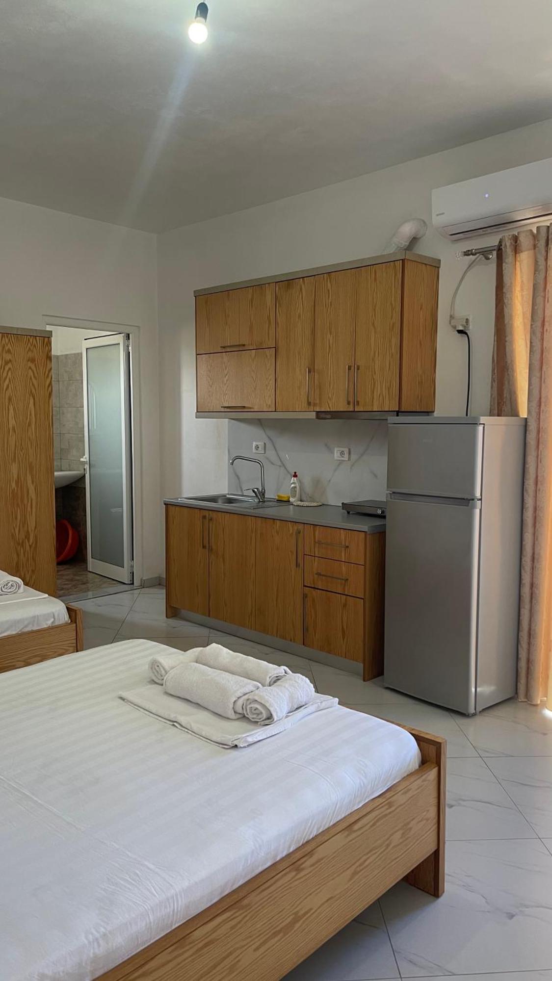 Olympia Guesthouse Ksamil Ngoại thất bức ảnh