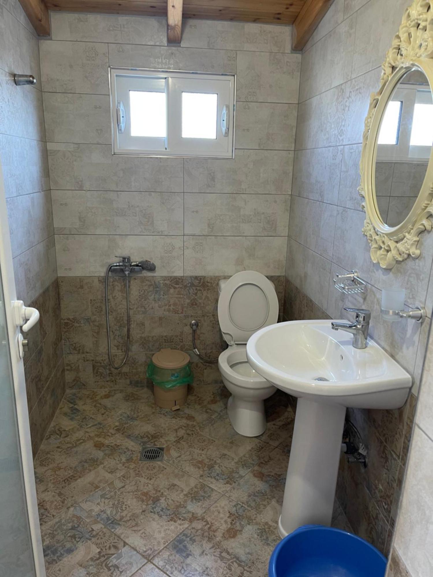 Olympia Guesthouse Ksamil Ngoại thất bức ảnh